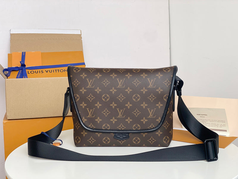 LOV - Luxurious Totes - 2441