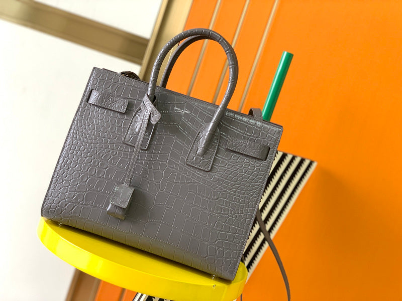 Luxurious Totes - Latest - 8189