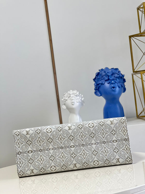 LOV - Luxurious Totes - 2012