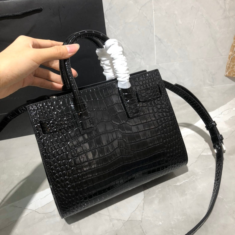 Luxurious Totes - Latest - 9479