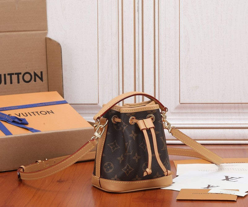 LOV - Luxurious Totes - 1661