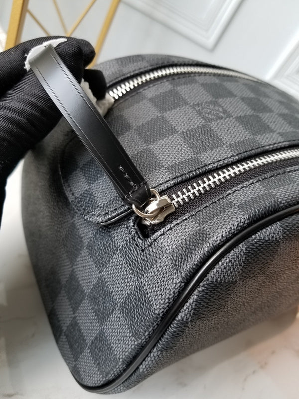 LOV - Luxurious Totes - 2332