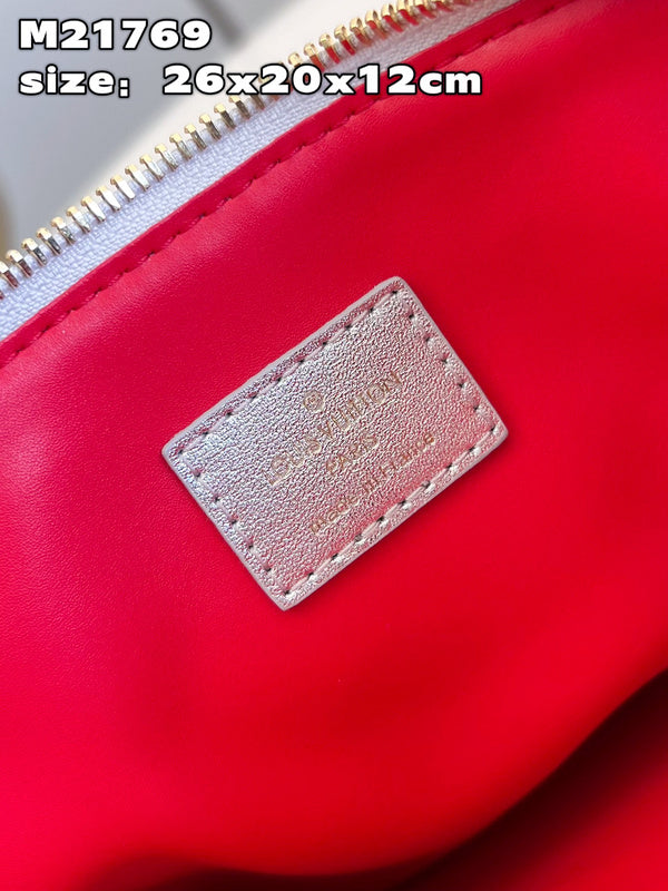 LOV - Luxurious Totes - 833