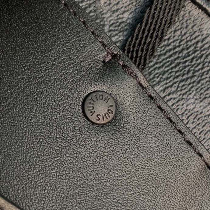 LOV - Luxurious Totes - 1876
