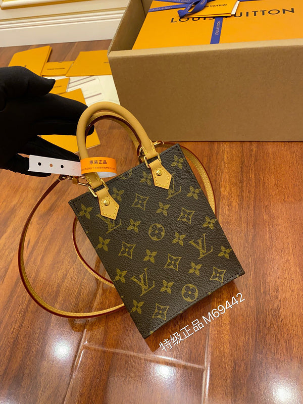 LOV - Luxurious Totes - 2519