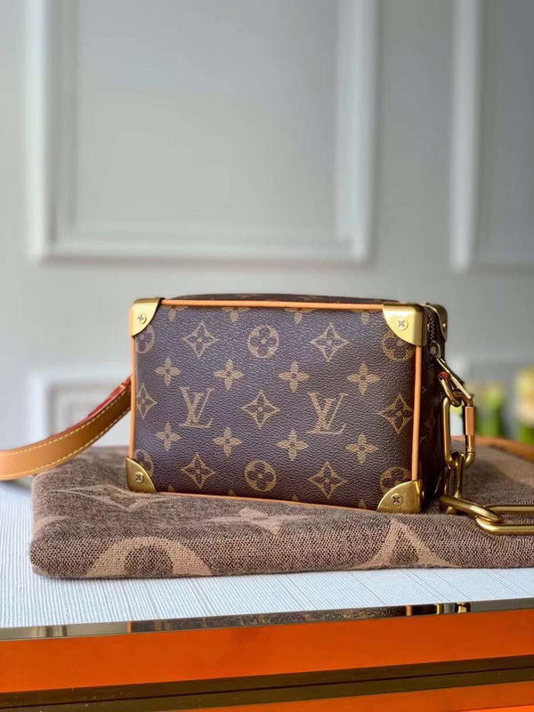 LOV - Luxurious Totes - 2282