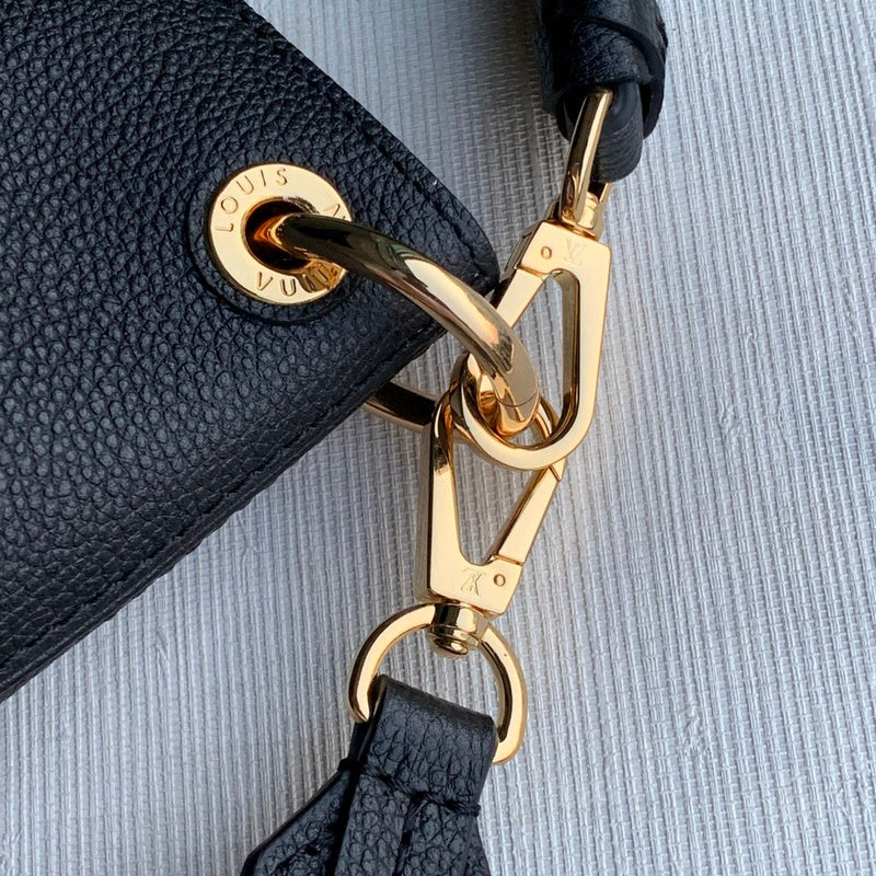 LOV - Luxurious Totes - 2572
