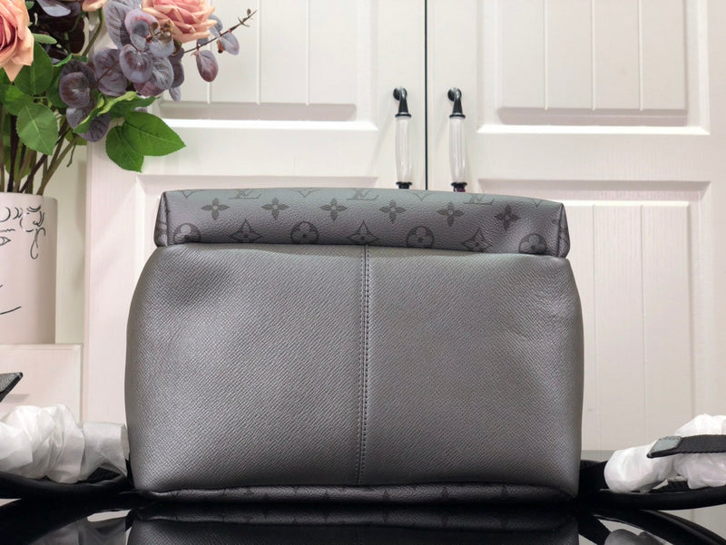 LOV - Luxurious Totes - 1596