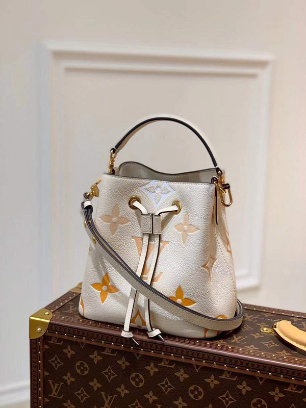LOV - Luxurious Totes - 2396