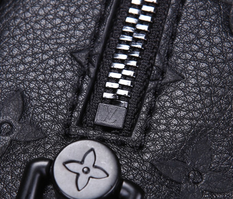 LOV - Luxurious Totes - 2611