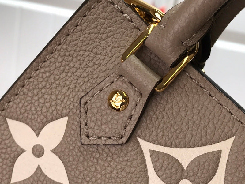 LOV - Luxurious Totes - 2473