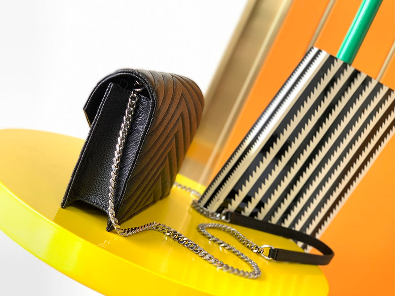 Luxurious Totes - Latest - 8086