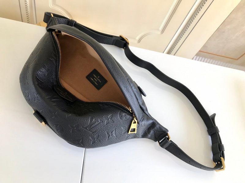 LOV - Luxurious Totes - 2442