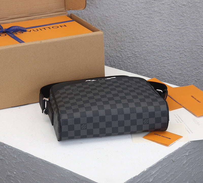 LOV - Luxurious Totes - 2532