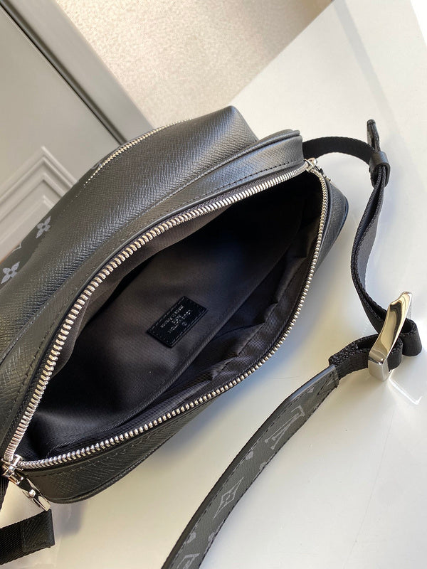 LOV - Luxurious Totes - 1855
