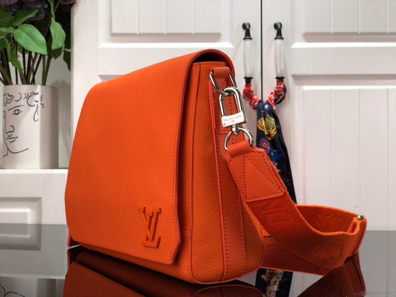 LOV - Luxurious Totes - 1815