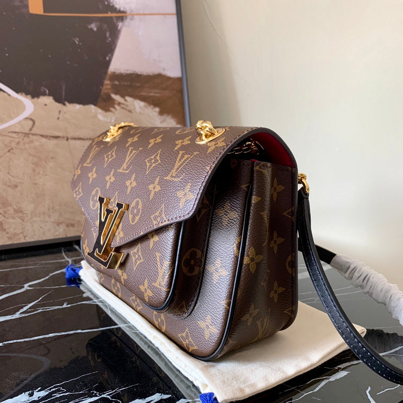 LOV - Luxurious Totes - 1881