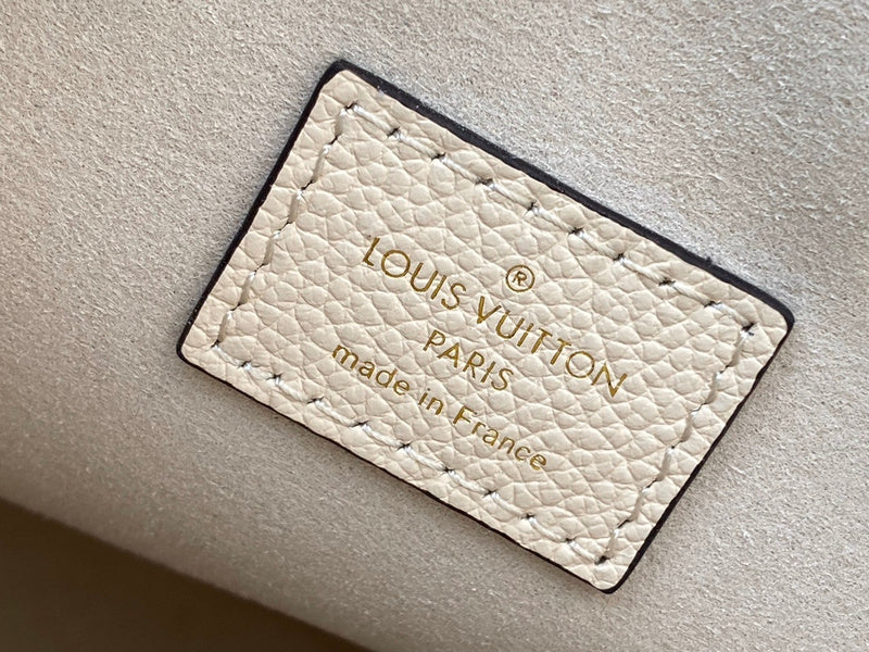 LOV - Luxurious Totes - 2395