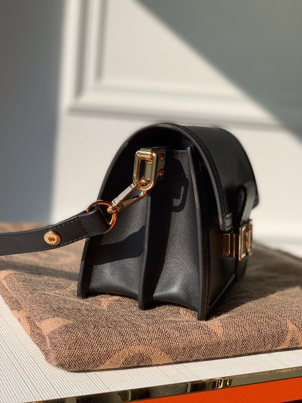 Luxurious Totes - Latest - 1920