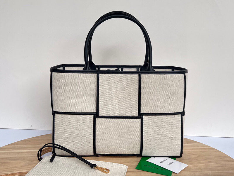 Luxurious-Totes - BV Bags - 1189