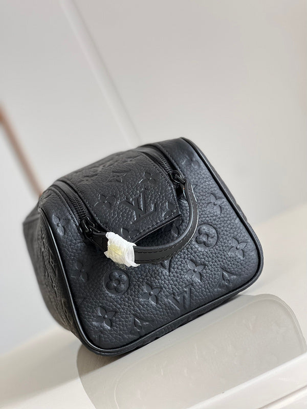 LOV - Luxurious Totes - 1885