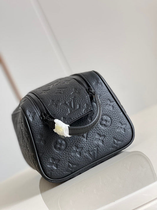 LOV - Luxurious Totes - 1885