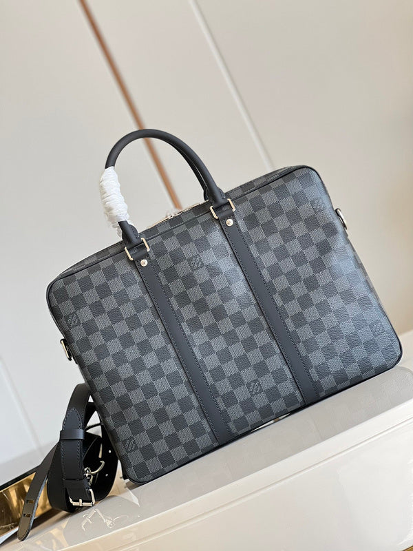 LOV - Luxurious Totes - 2022