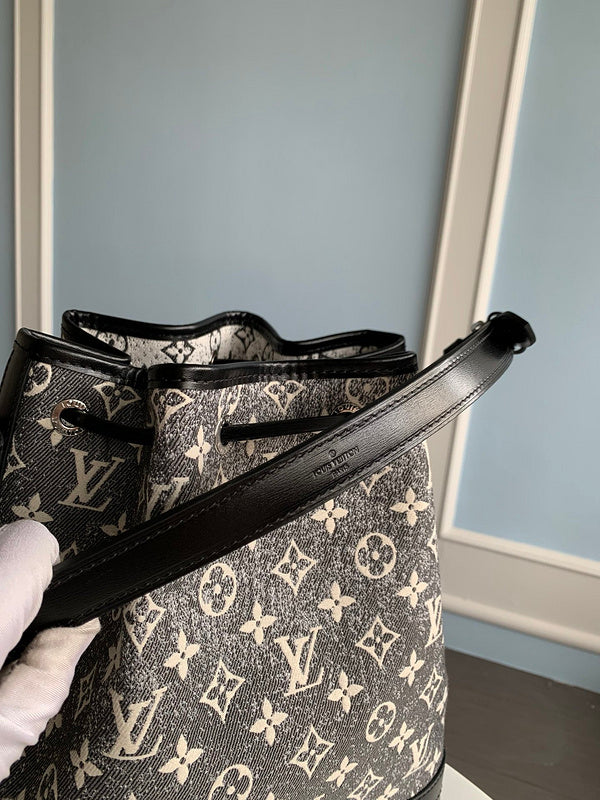 LOV - Luxurious Totes - 956