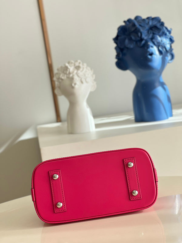LOV - Luxurious Totes - 2122