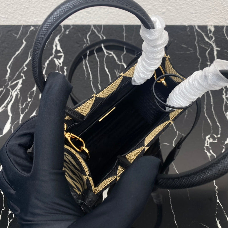 Luxurious Totes - Latest - 4572