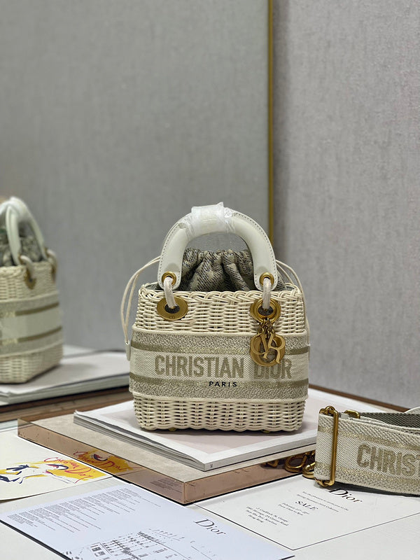 Luxurious Totes - Latest - 6335
