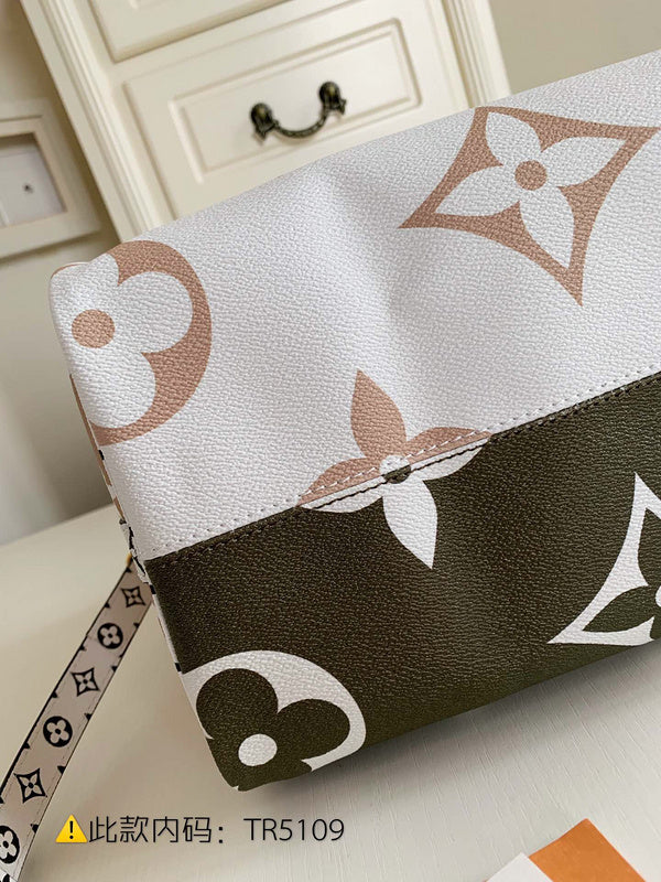 Luxurious Totes - Latest - 9712