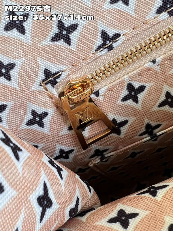 LOV - Luxurious Totes - 003