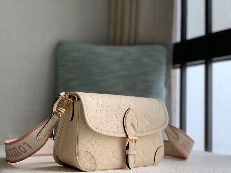 LOV - Luxurious Totes - 474