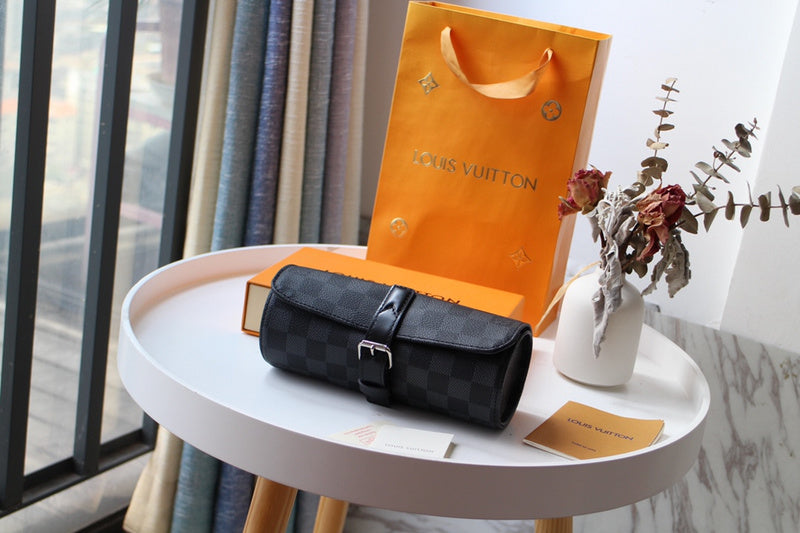 LOV - Luxurious Totes - 1418