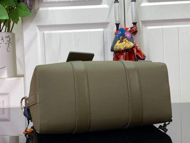 LOV - Luxurious Totes - 1015