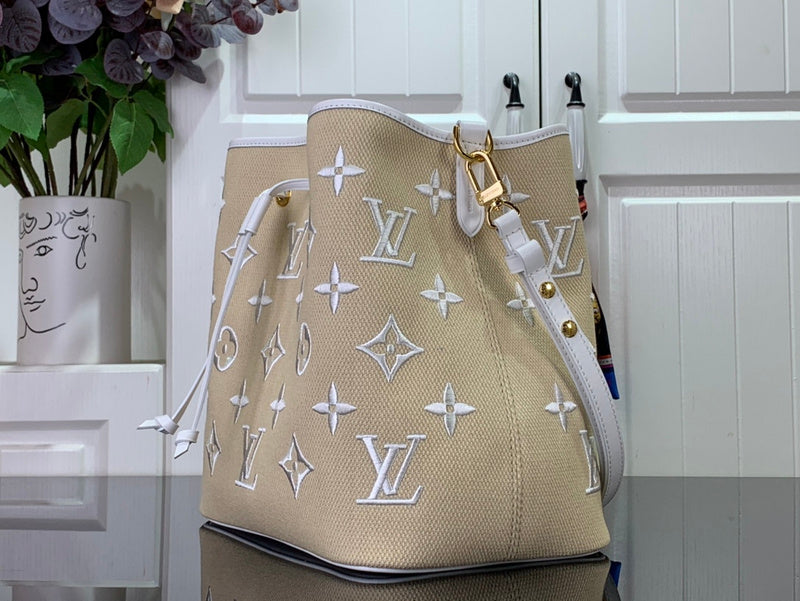 LOV - Luxurious Totes - 097