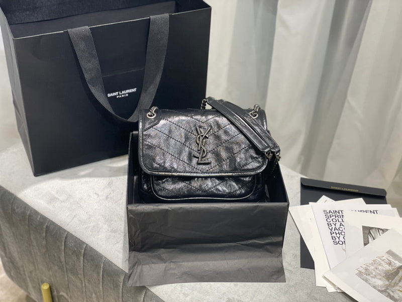 Luxurious Totes - Latest - 8560