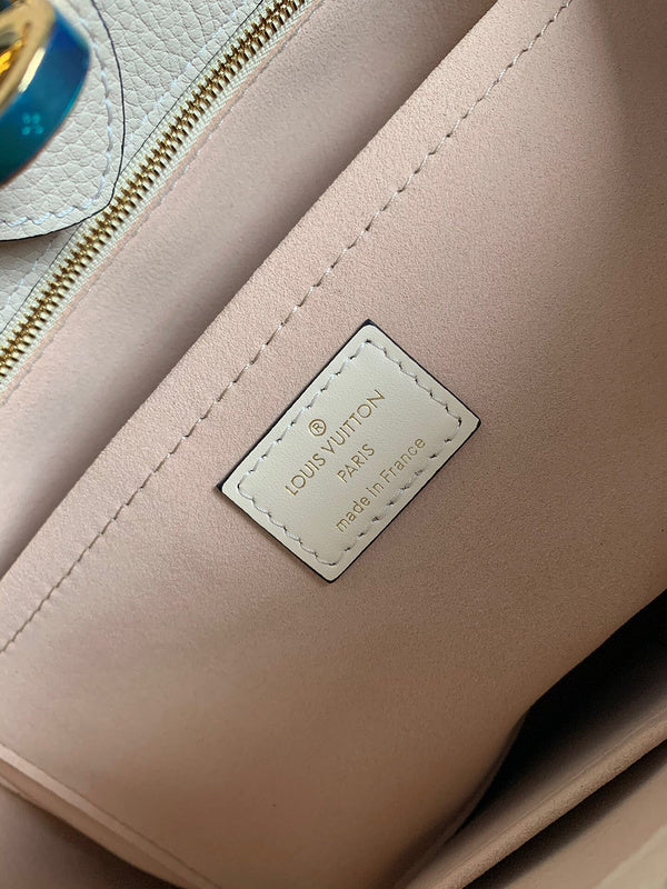 LOV - Luxurious Totes - 2516