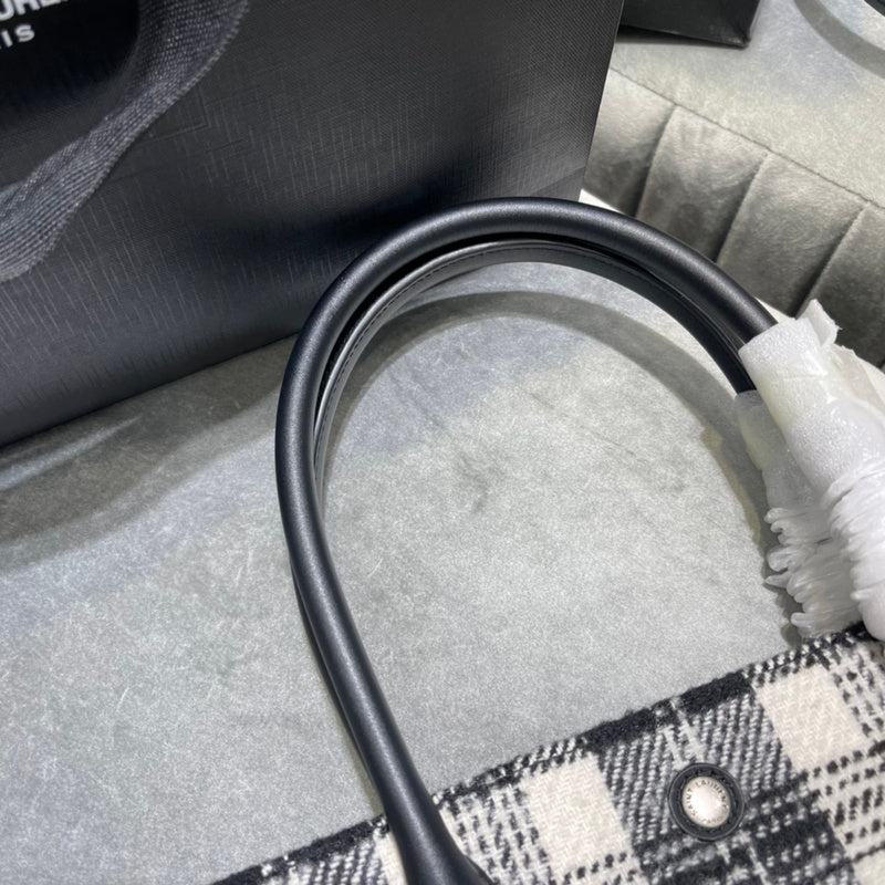 Luxurious Totes - Latest - 8484