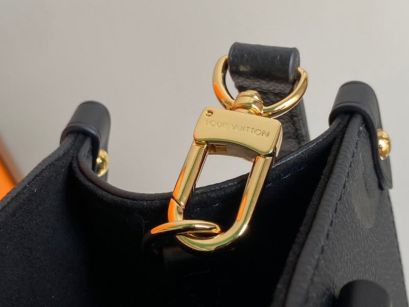 LOV - Luxurious Totes - 2407