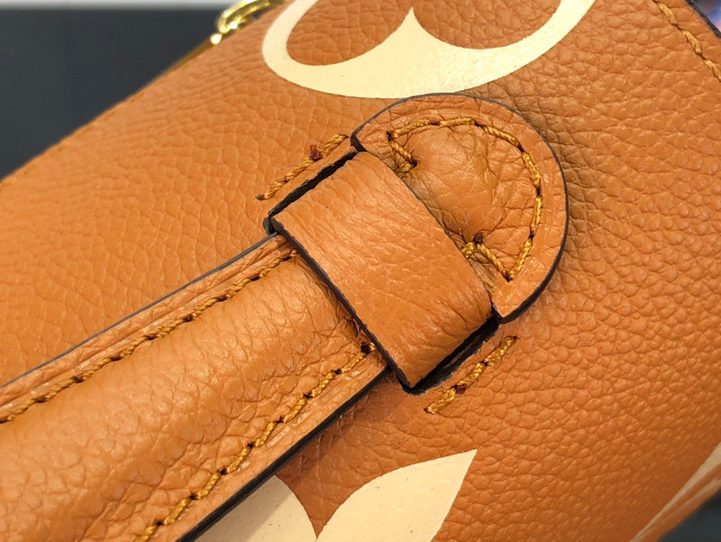 LOV - Luxurious Totes - 1363