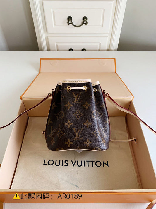 Luxurious Totes - Latest - 9758