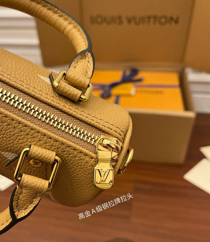 LOV - Luxurious Totes - 1056