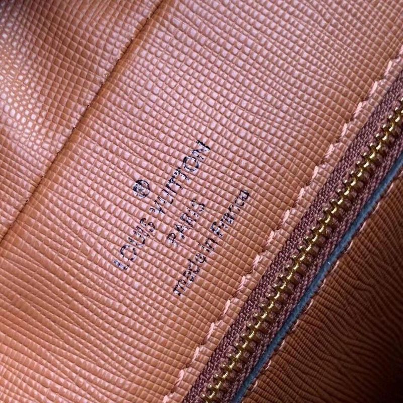 LOV - Luxurious Totes - 821