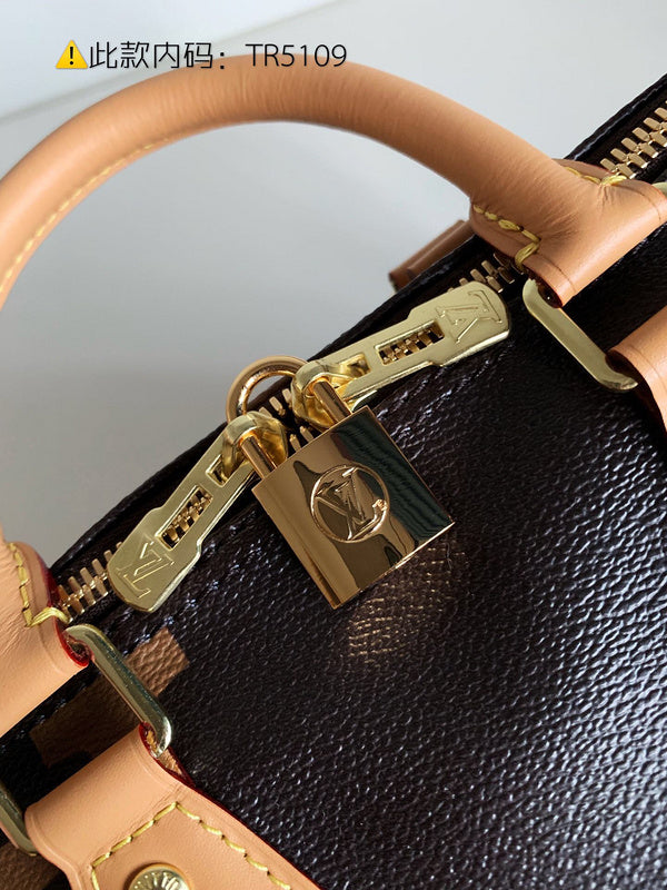 Luxurious Totes - Latest - 9707