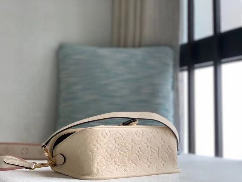 LOV - Luxurious Totes - 474