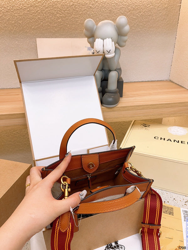 Luxurious Totes - CCH2 Bags - 014