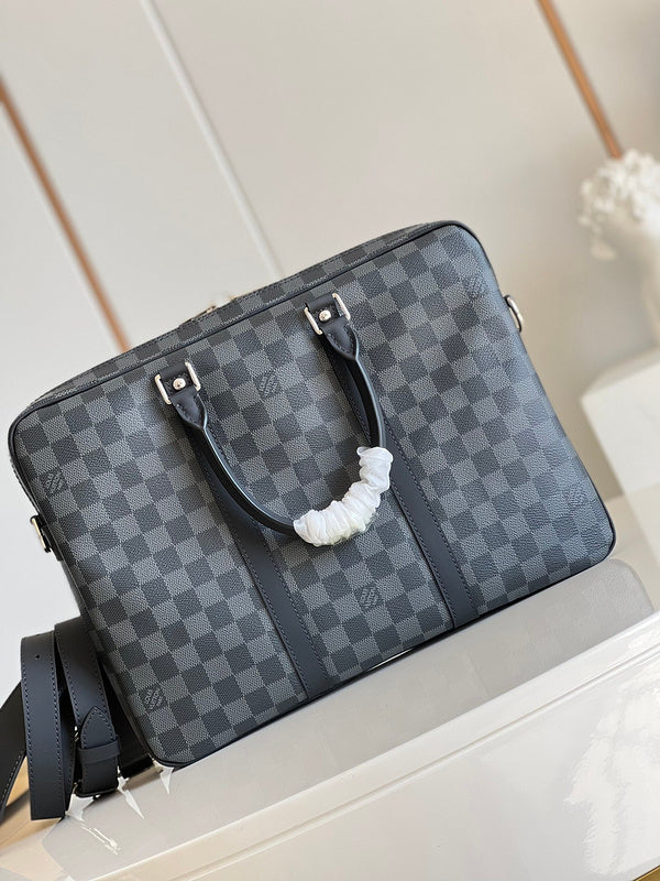 LOV - Luxurious Totes - 2022