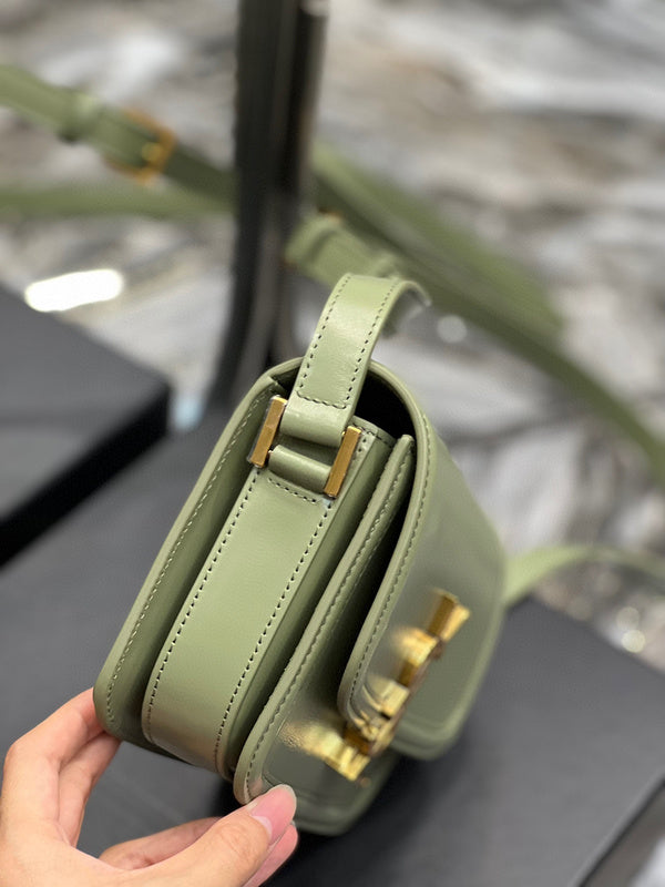 Luxurious Totes - Latest - 8062